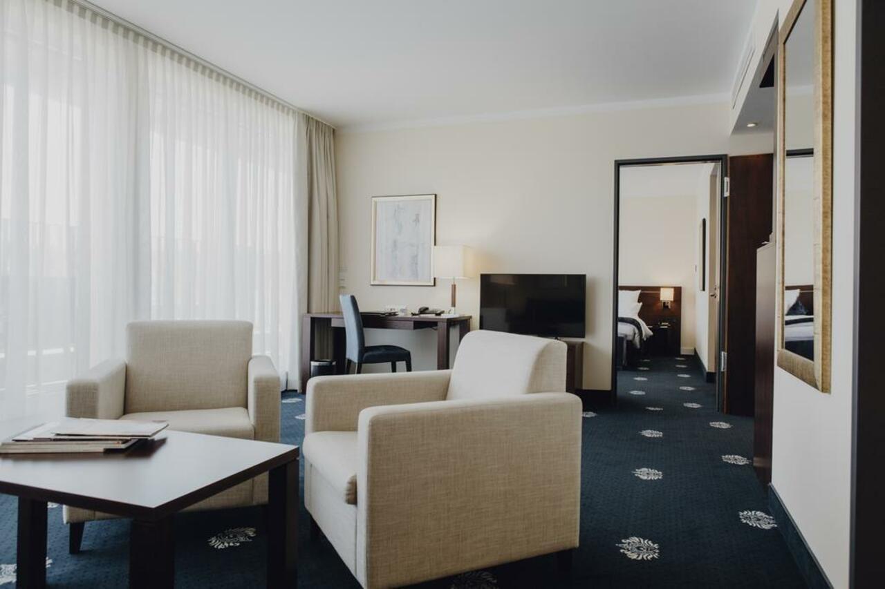 Hotel Vier Jahreszeiten Щарнберг Екстериор снимка