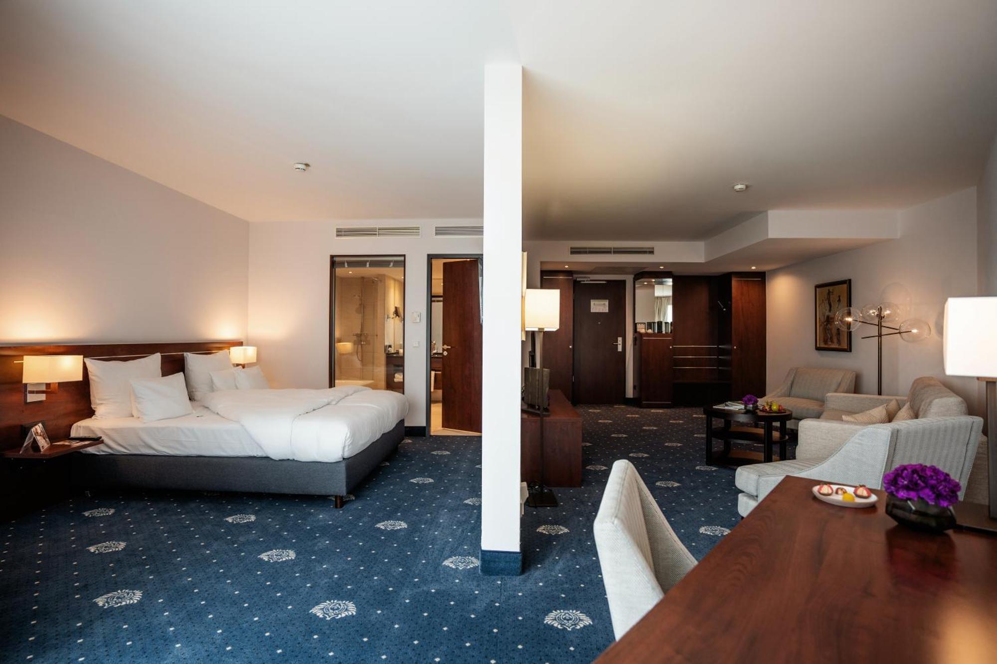 Hotel Vier Jahreszeiten Щарнберг Екстериор снимка
