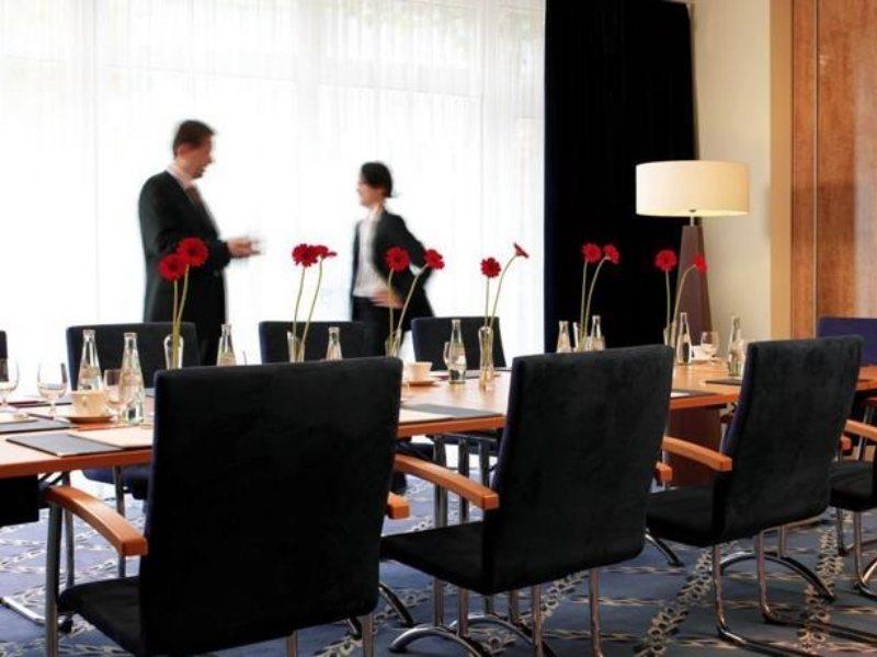 Hotel Vier Jahreszeiten Щарнберг Екстериор снимка