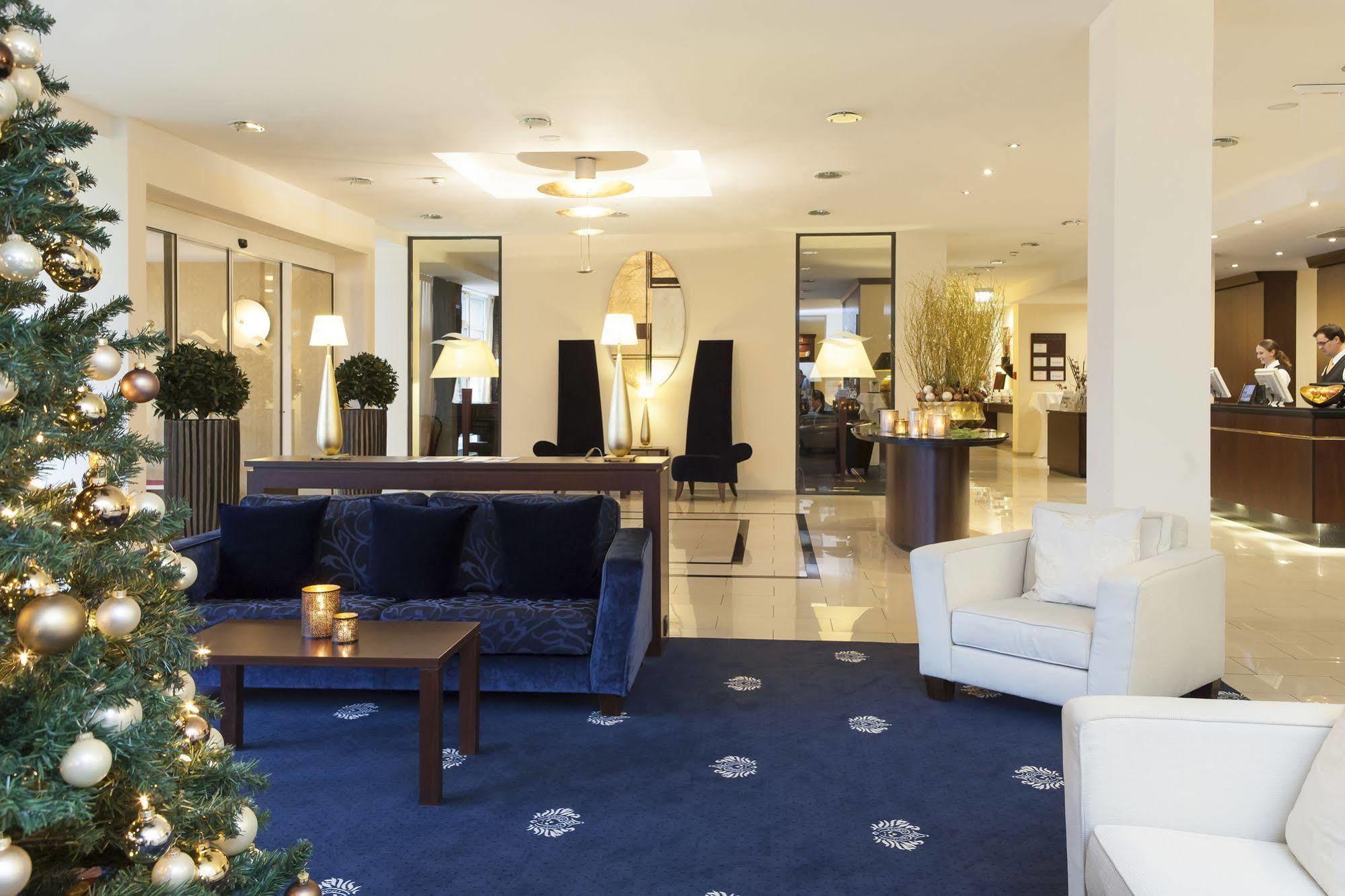 Hotel Vier Jahreszeiten Щарнберг Екстериор снимка